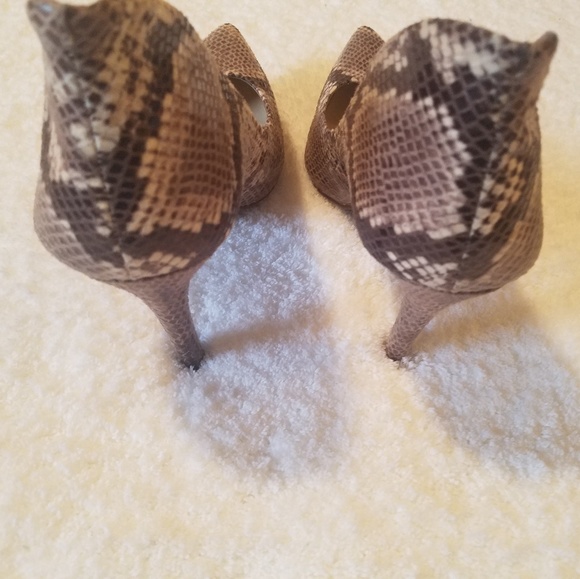 Jessica Simpson Python Pumps - Picture 3 of 5